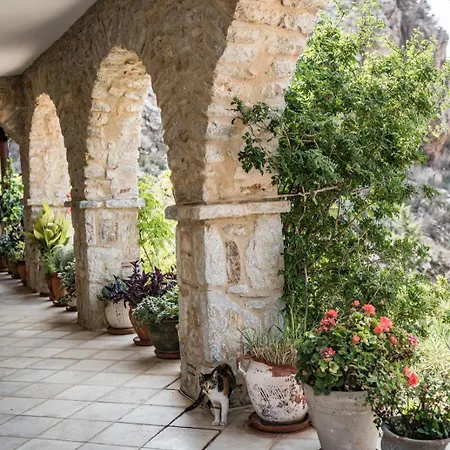 Gaia Temple Of Silence Otel *